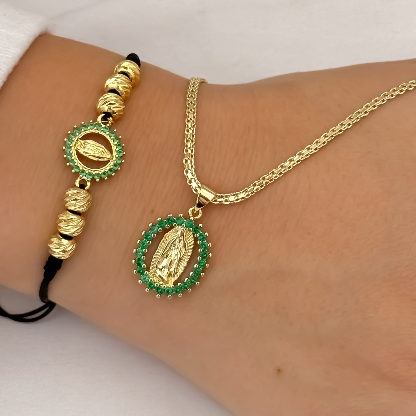 Cadena Tejido Chino de Dama de 45cm de 3mm de Grosor + Virgen de Guadalupe de colores con micro circones verde + Pulsera de virgern de Guadalupe con mico circones verde esmeralda en oro laminado 18k con Garantía de por vida