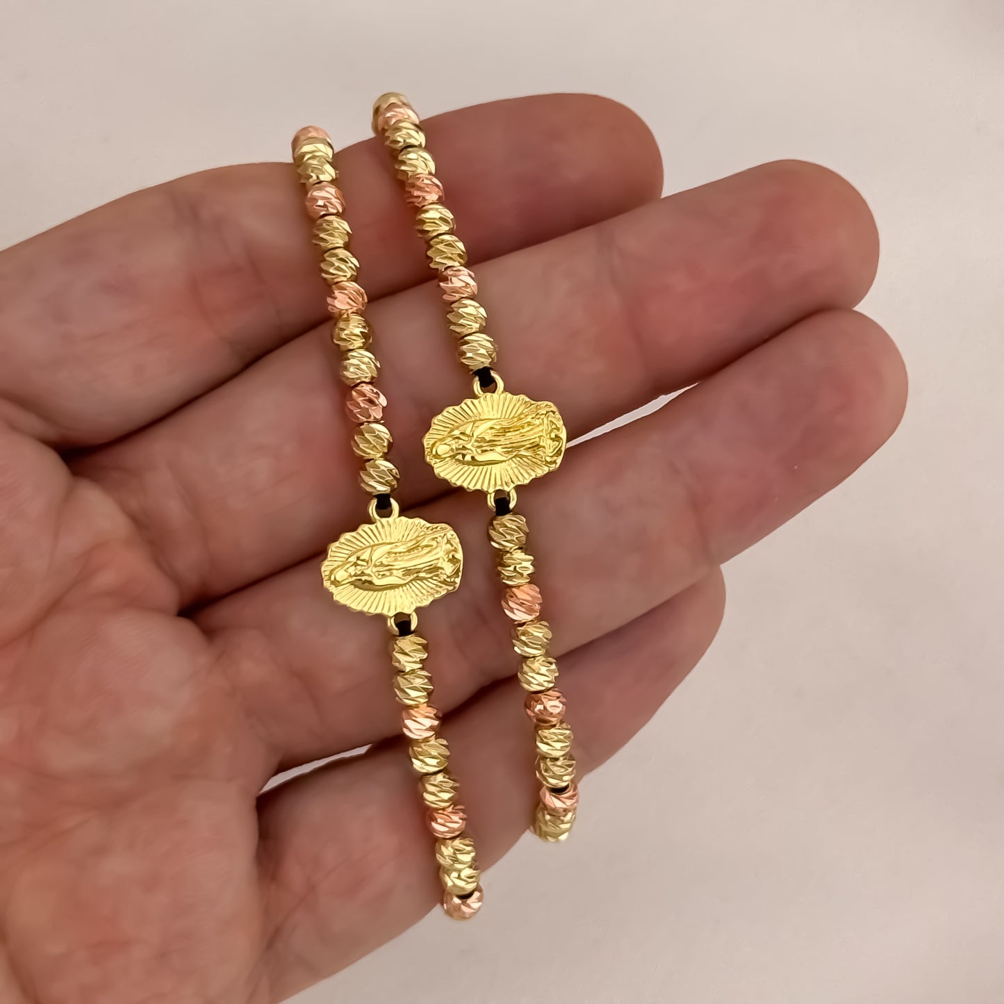 Promoción de 2 Pulseras para Parejas en Balin Italiano de 4mm en Oro Rosa y Amarillo con Amuleto protector de Virgen de Guadalupe en Oro Laminado 18k con Garantía de por vida