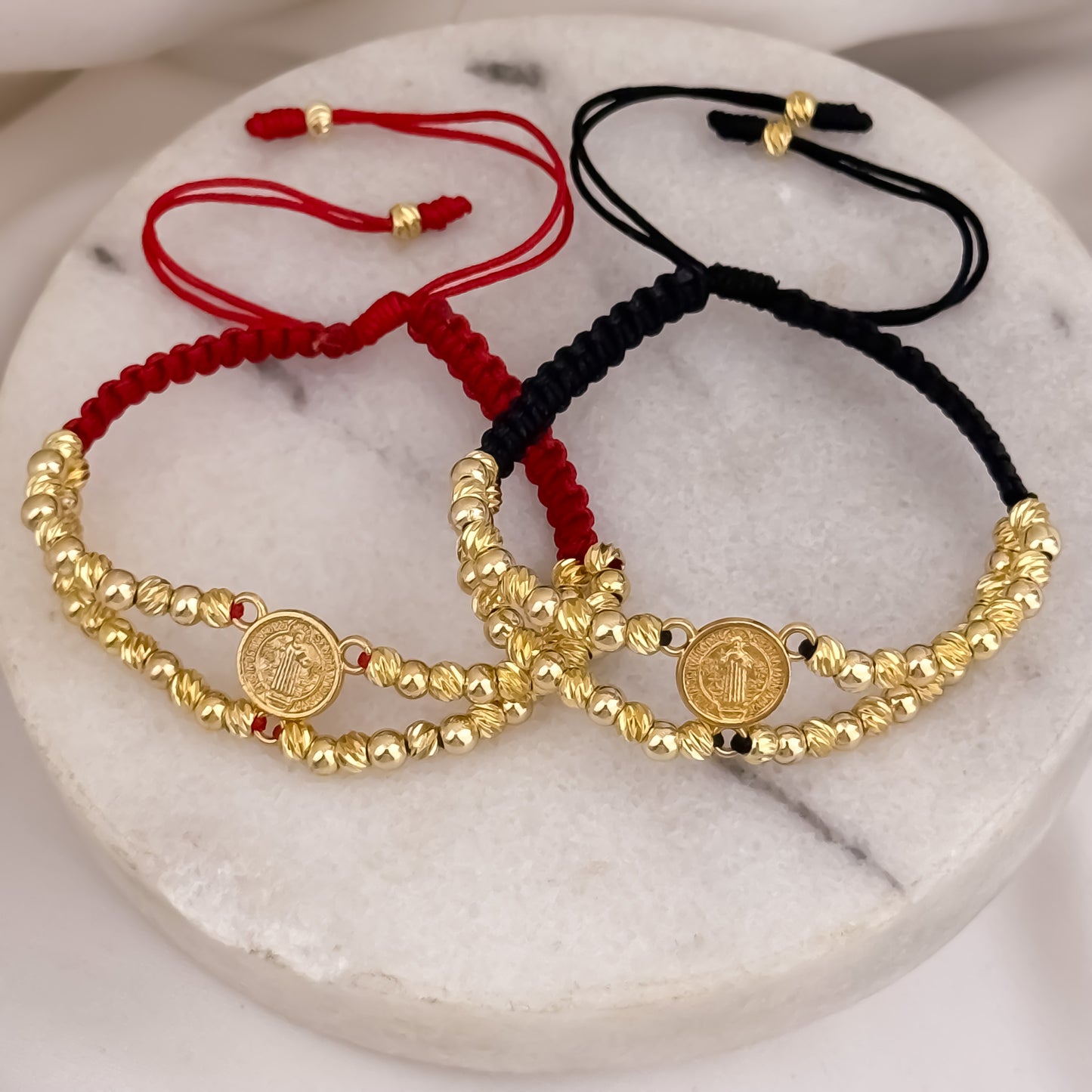 2 Pulseras para Parejas en Balin Italiano de 4mm con Dije de San Benito Proteccion en Oro Laminado 18k con Garantia de por vida