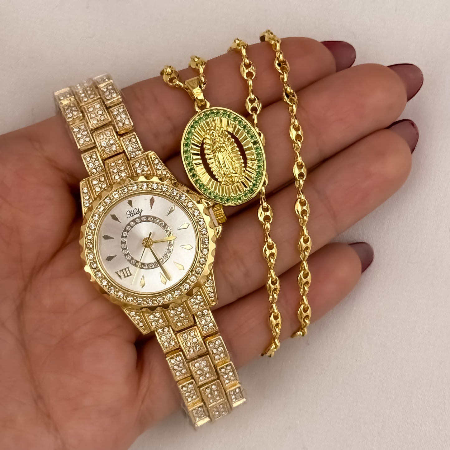 Cadena Tejido Gucci de Dama de 45cm + Virgen de Guadalupe con Micro Circones de Colores Verde Esmeralda + Reloj Catier con Micro circones en Oro Laminado 18k con Garantía de por vida