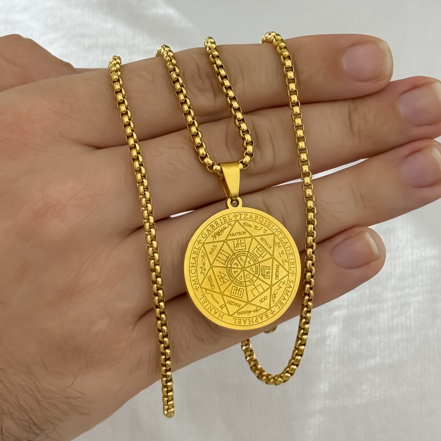 Collar Amuleto Sello 7 Arcángeles Cadena en Baño de Oro de 18k Protección