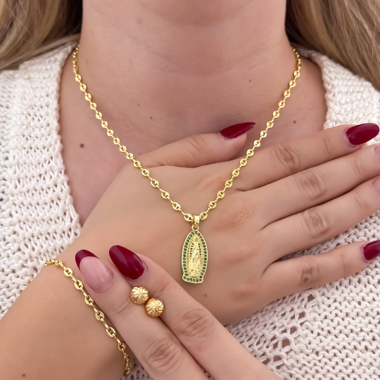 Cadena Tejido Gucci de Dama de 45cm + Virgen de Guadalupe con Micro Circones Verde Esmeralda + Pulsera Gucci de 18cm + Topos Balin italiano de 6mm en Oro Laminado 18k con Garantia de por vida