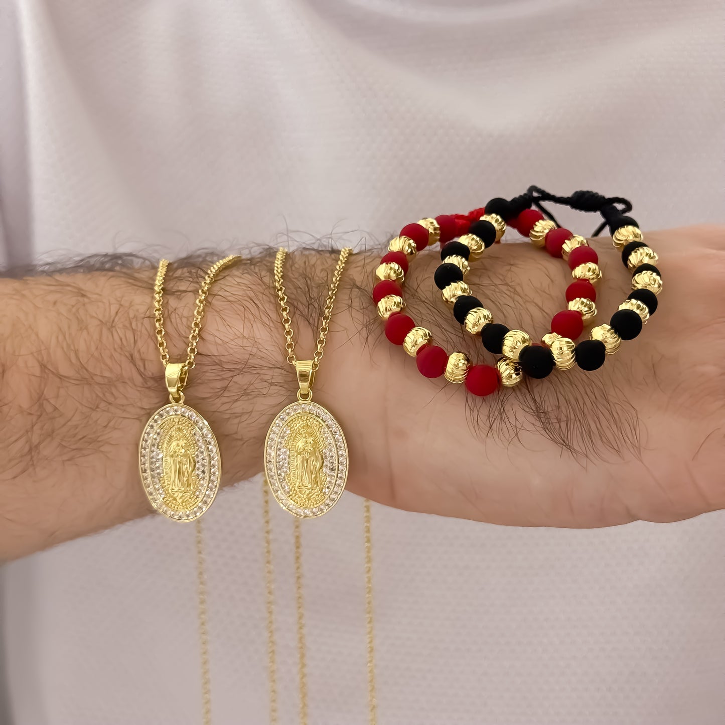 Promcion de Cadenas Para Parejas en Tejido Aros de Caballero de 60cm + Cadena de Dama + Dije de Virgen de Guadalupe + 2 Pulseras Tejidas Balin italiano de 6mm en Oro Laminado 18k con Garantía de por vida