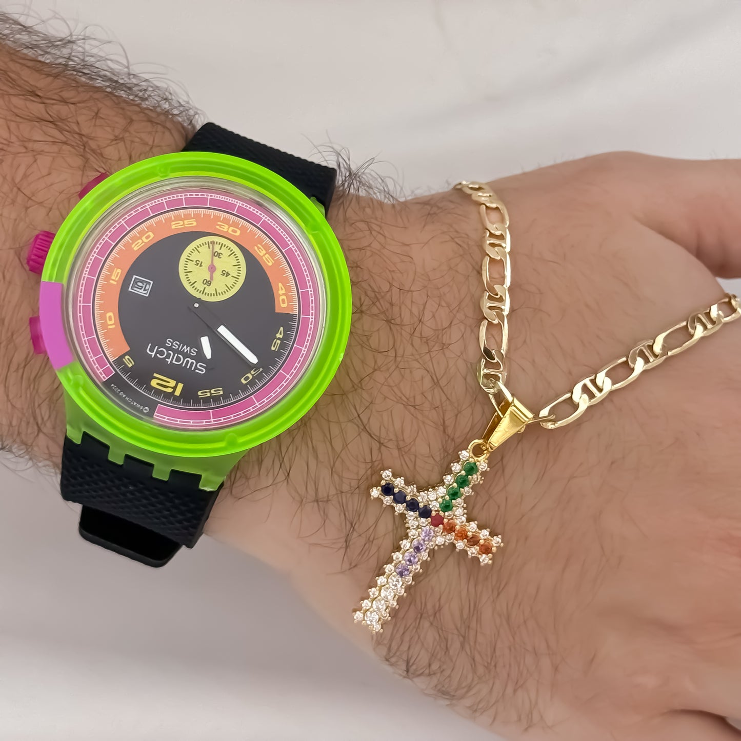 Cadena Tejido 1 X 1 de Hombre de 60cm + cruz con micro circones de colores en oro Laminado 18k + Reloj Swatch de colores de Alta Calidad