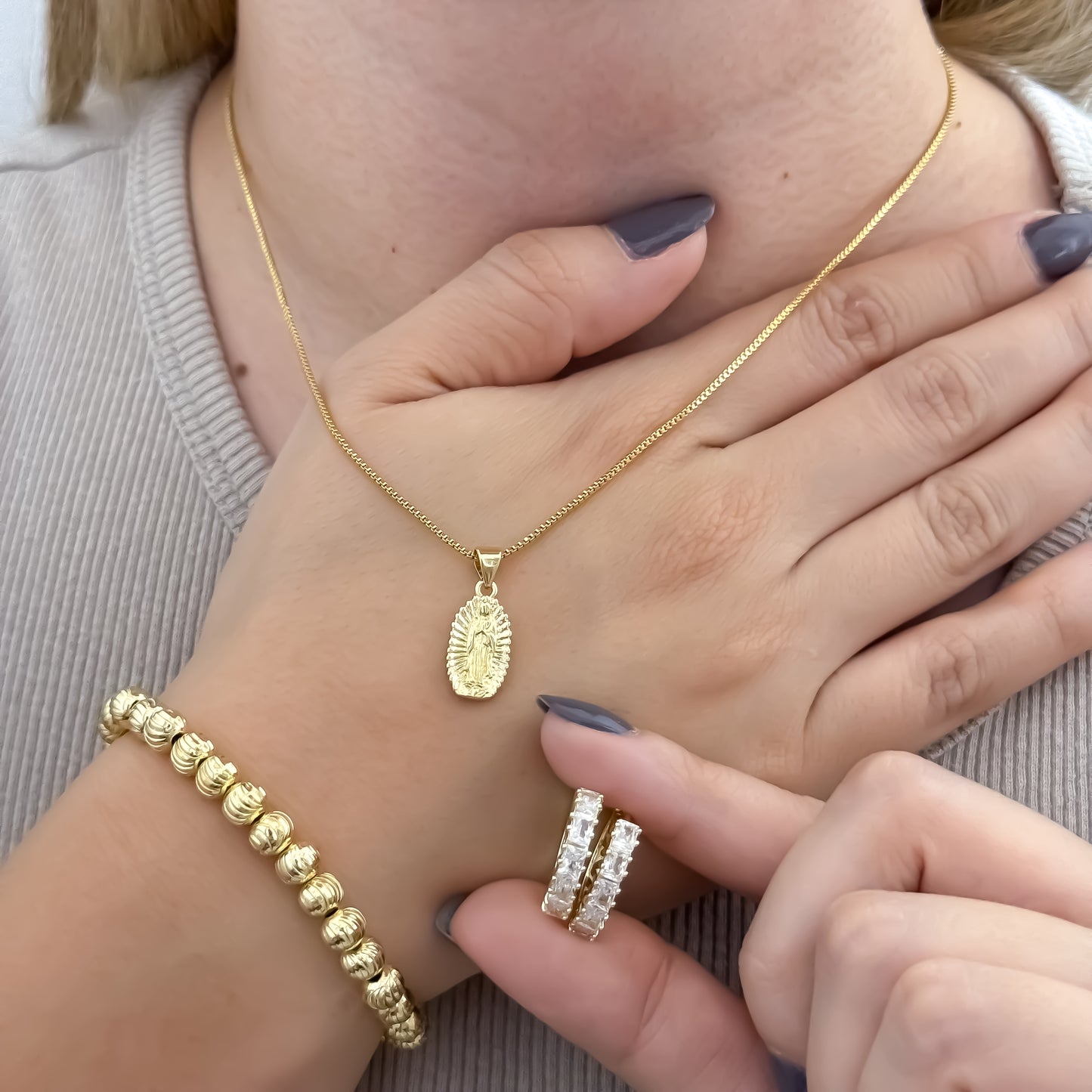 Cadena Tejido Veneciano de Dama 45cm de 2mm de Grosor + Virgen de Guadalupe Tallada + Candongas Micro circones + Pulsera Balin Italiano de 6mm en Oro laminado 18k con Garantia de por vida