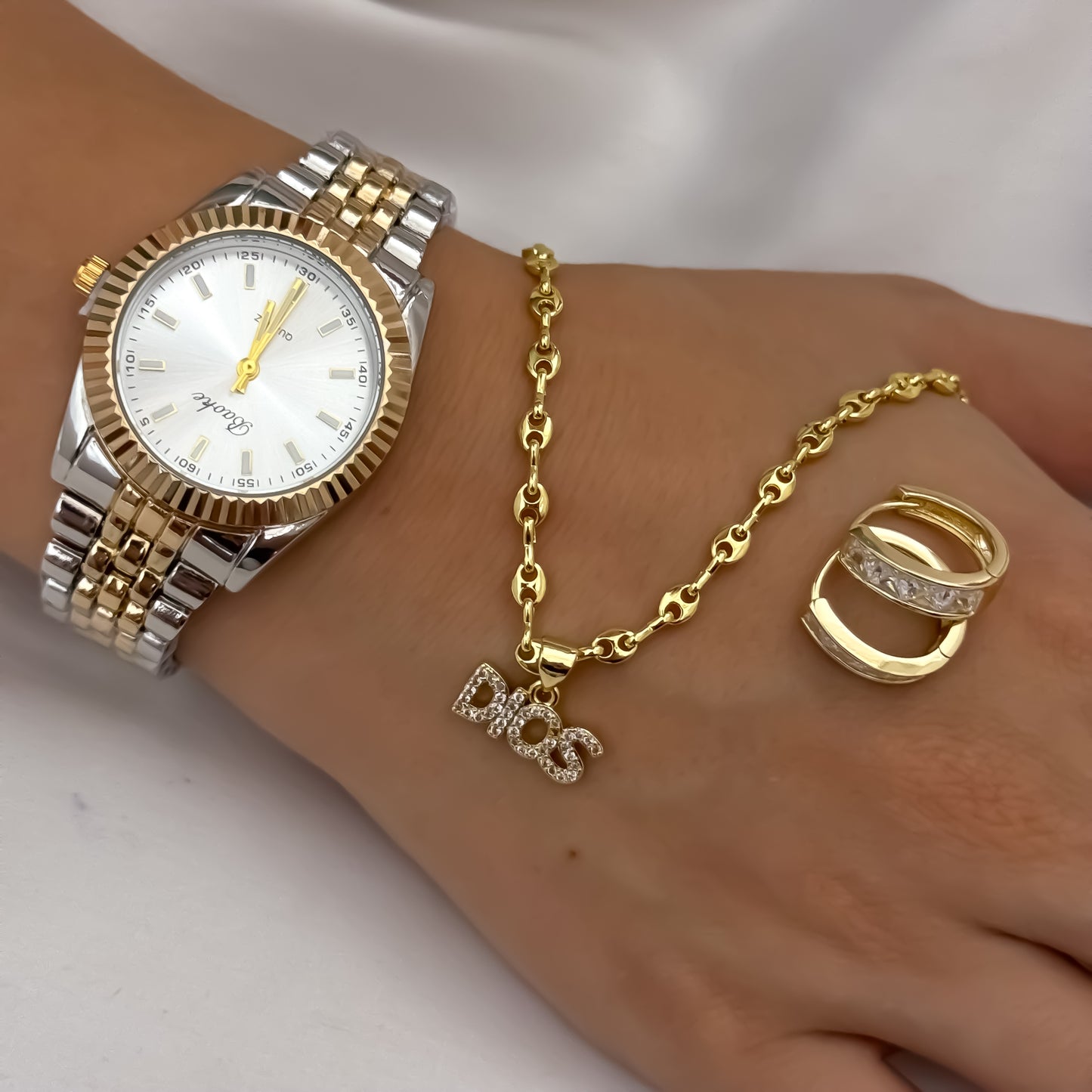 Cadena Tejido Gucci de Dama de 45cm de 3mm de Grosor + Dije de Dios + Candongas Tubular Lisa en Oro Laminado 18k con Garantía de por vida + Reloj de Dama Bicolor Bvlgari