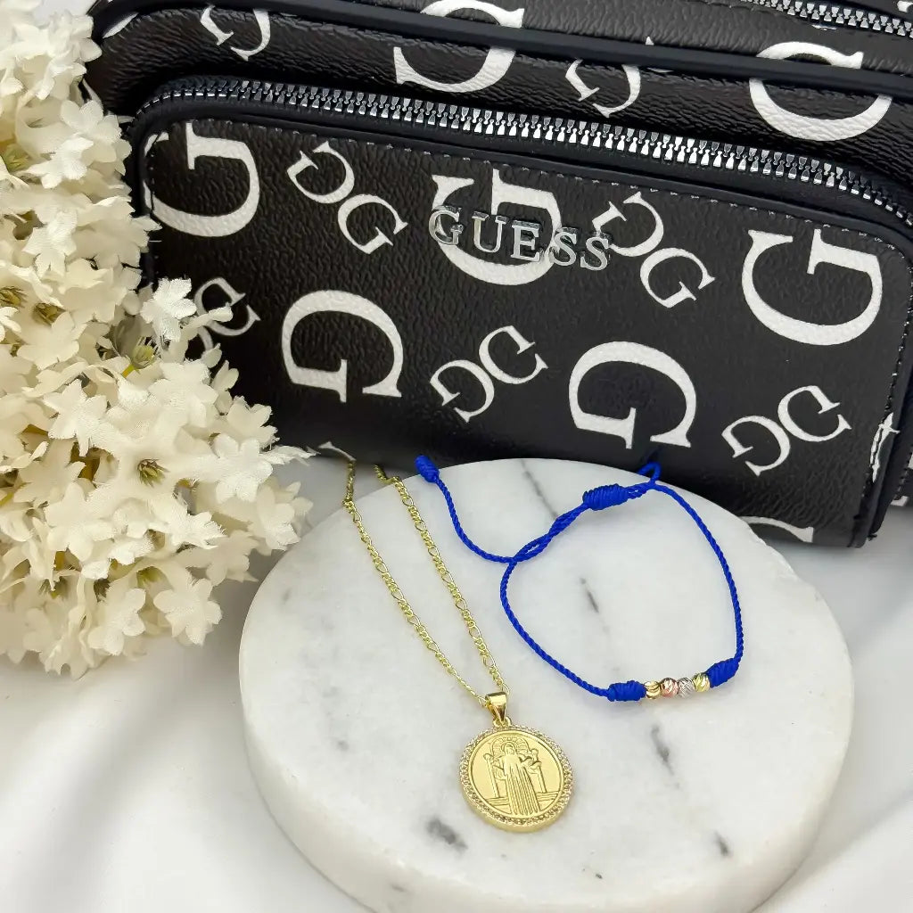 Cadena Tejido Catier paa Dama 45cm -2mm + Dije San Benito Proteccion + Hilo de Amor de 3 Oro en Baño de Oro de 18k con Garantia + Bolse de Obsequi Guess