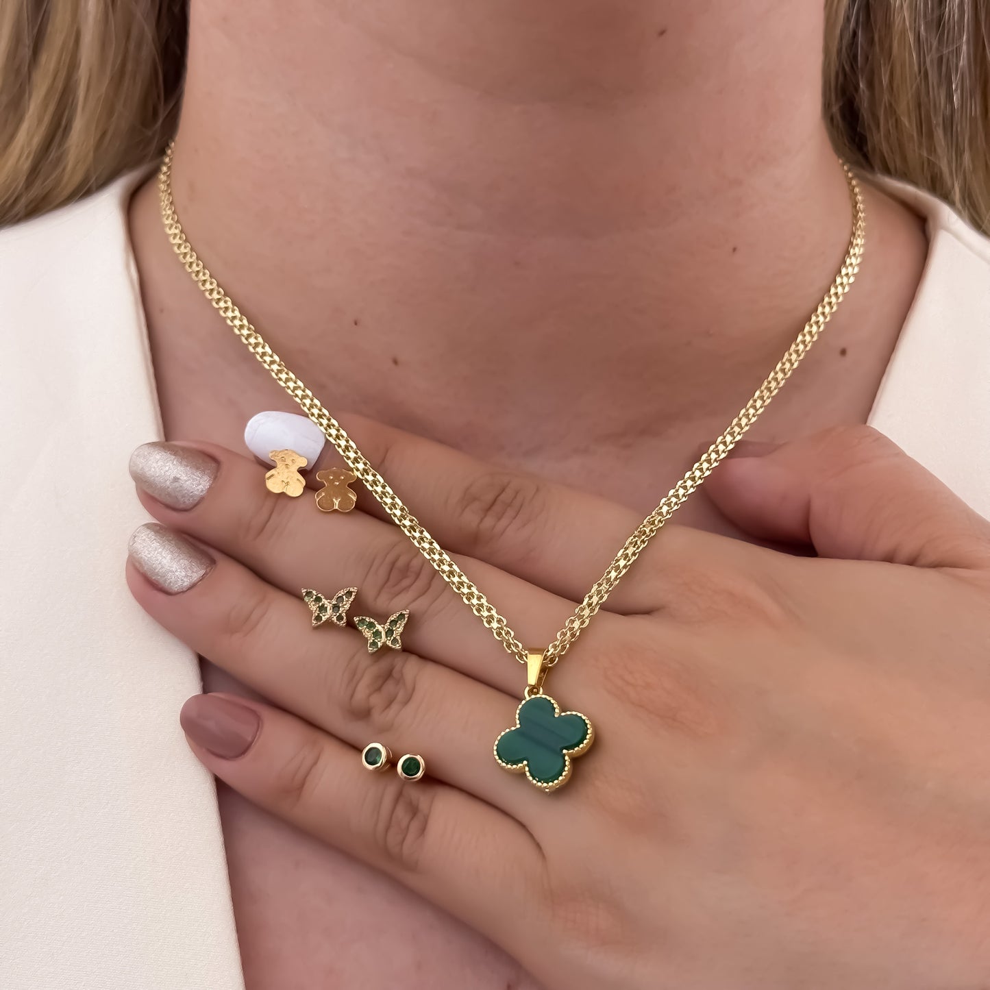 Cadena Tejido Chino de Dama de 45cm de 3mm + Dije de Trébol  Verde + Trio Topos  de Oso Tous + Topos Mariposa + Topo Verde en Oro Laminado 18k con Garantia de por vida