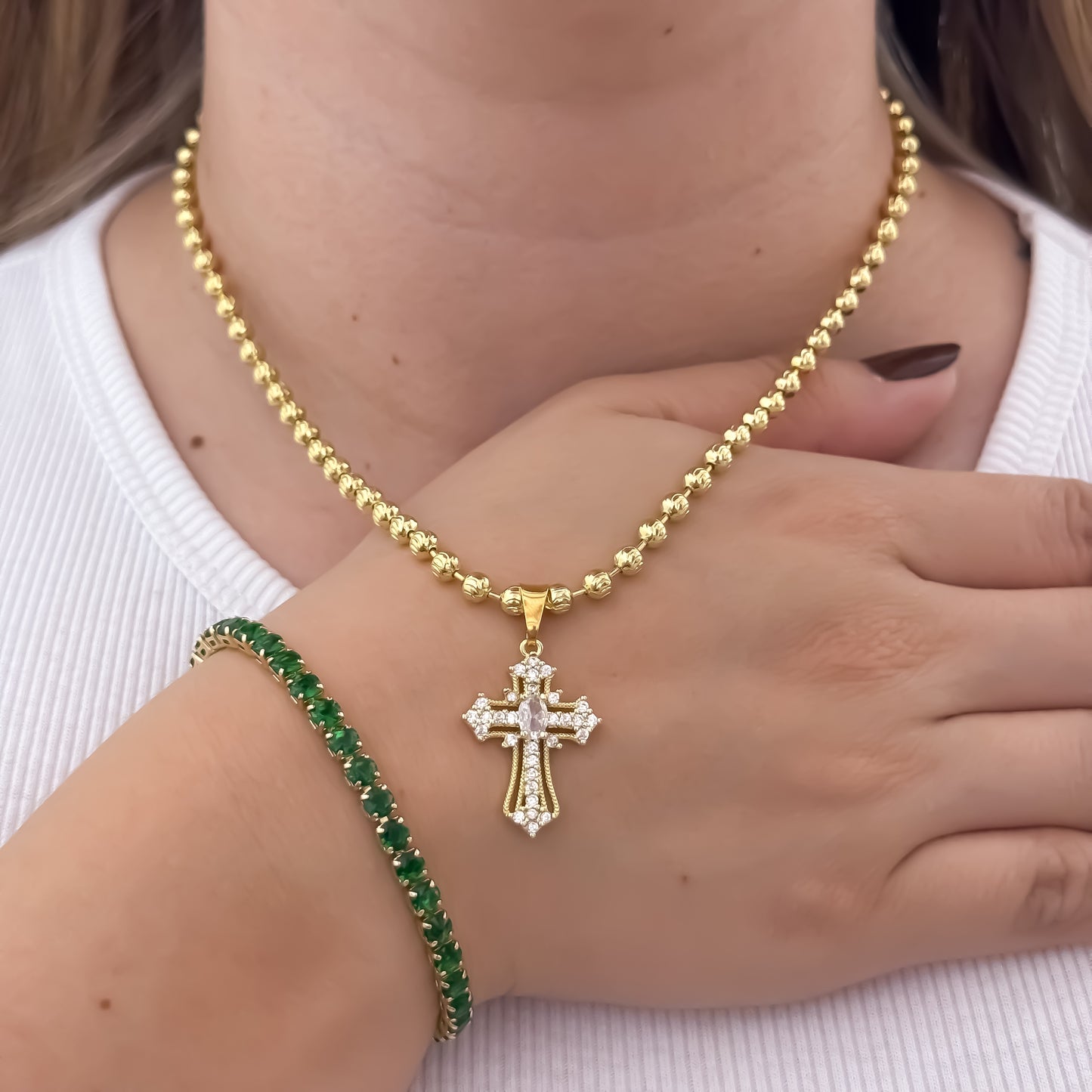 Cadena Tejido Militar Diamantada de Dama de 45cm de 4mm + Cruz Trébol con Micro Circones Cristales + Pulsera Tennis Verde Esmeralda en Oro Laminado 18k con Garantia de por vida