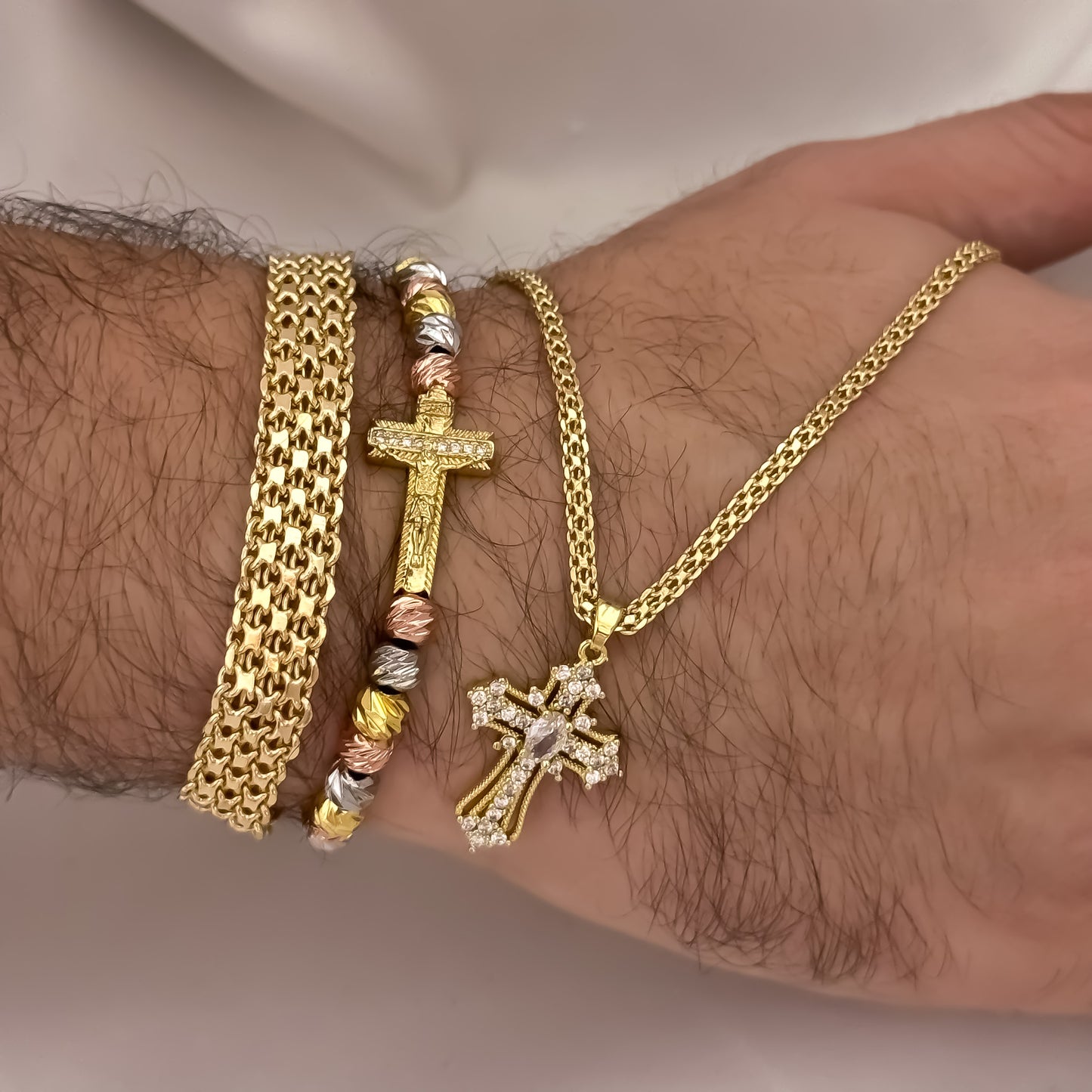 Cadena Tejido chino Hombre de 60cm de 3mm + Cruz Cristo Madero + Pulseras China Gruesa de 20cm de 8mm de Grosor + Pulsera Balin Italiano 6mm en Oro Laminado 18k con Garantía de por vida