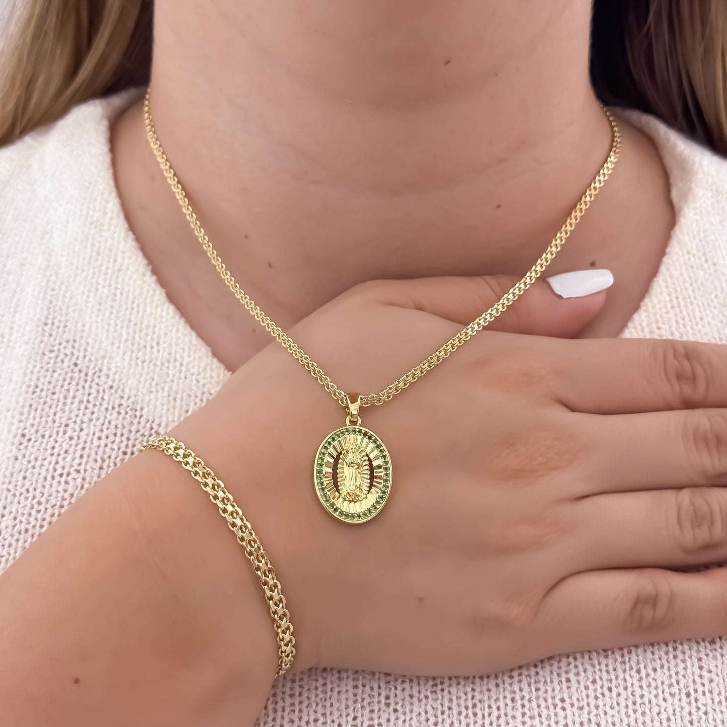 conjunto Tejido Chino de Dama de 45cm de 3mm  Cadena + Virgen Guadalupe + Pulseras de 18cm de 3mm en Oro Laminado 18k