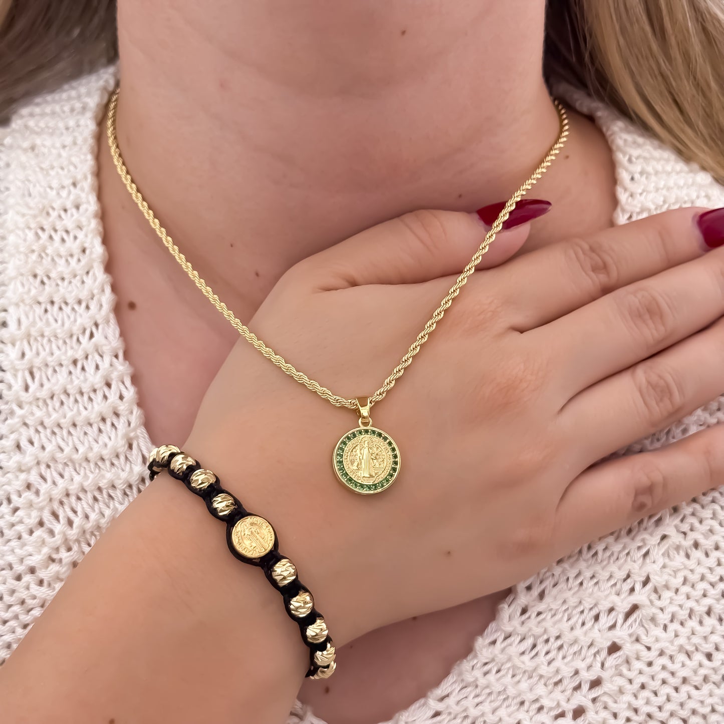 Cadena Tejido Lazo Siciliano de Dama de 45cm de 3mm + San Benito Protección con Micro Circones Verde Esmeralda + Pulsera San Benito Tejida en Balin italiano de 6mm en Oro Laminado 18k con Garantia de por vida