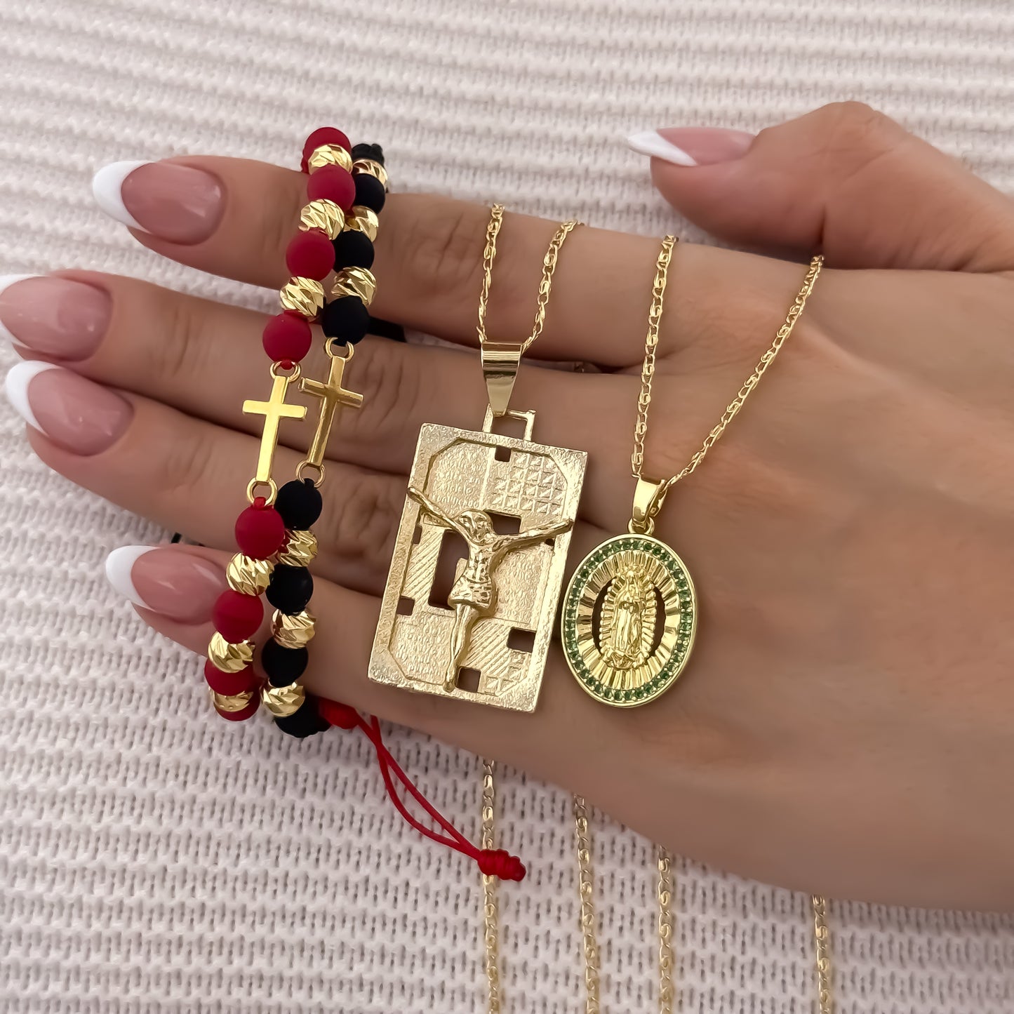 Promoción de Cadenas para Parejas Tejido Caracol Hombre y Dama  con Dije de Cruz Cristo + Virgen de Guadalupe + Pulseras Diamantada con Herraje de Cruz en Oro Laminado 18k con Garantía de por vida