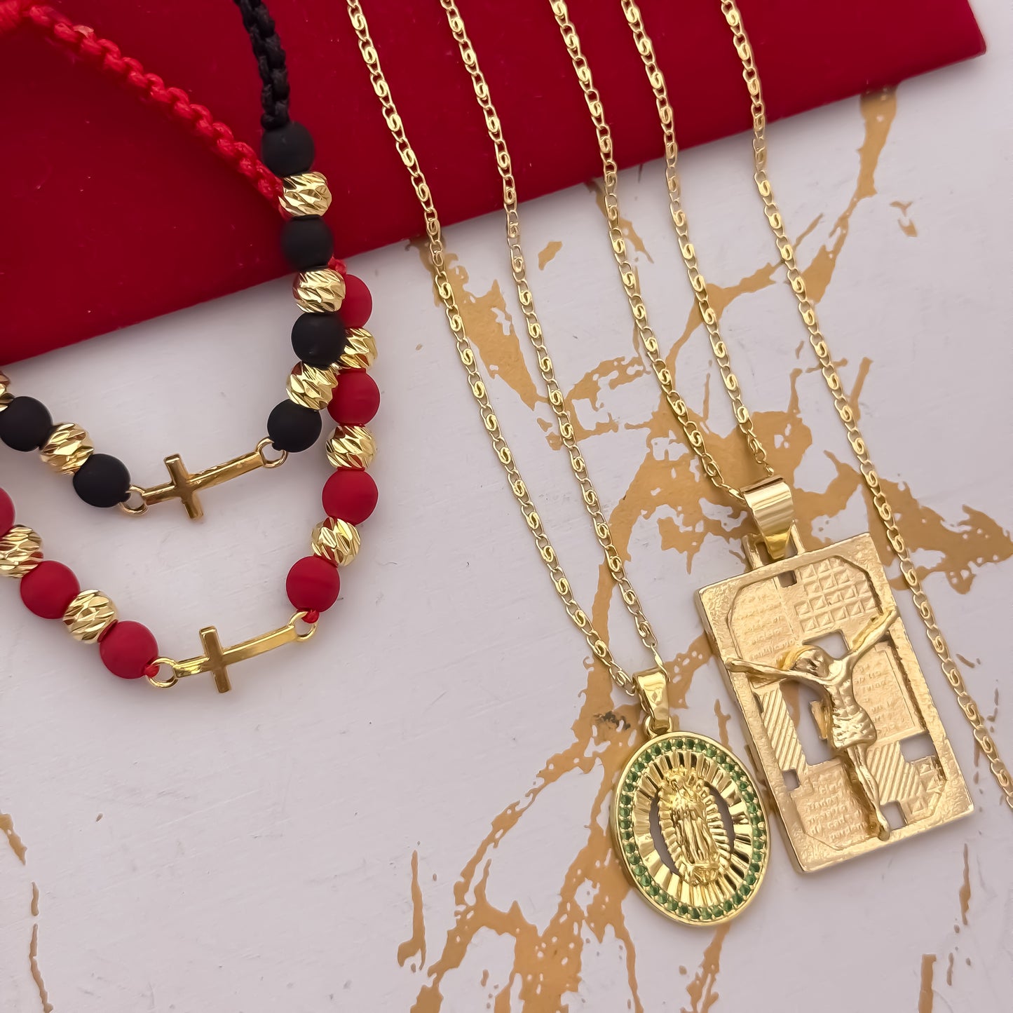 Promoción de Cadenas para Parejas Tejido Caracol Hombre y Dama  con Dije de Cruz Cristo + Virgen de Guadalupe + Pulseras Diamantada con Herraje de Cruz en Oro Laminado 18k con Garantía de por vida