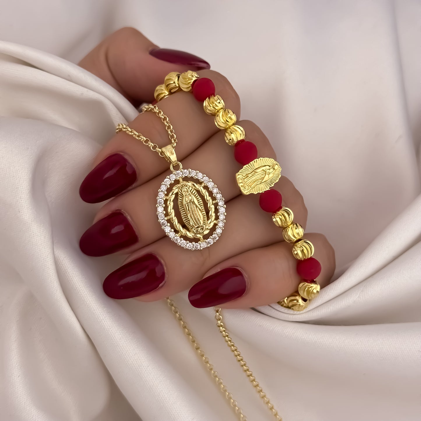 Cadena Tejido Aros de Dama de 45m + Virgen de Guadalupe Tallada + Pulsera de Virgen de Guadalupe Tallada Hilo Rojo en Oro Laminado 18k con garantia de por vida