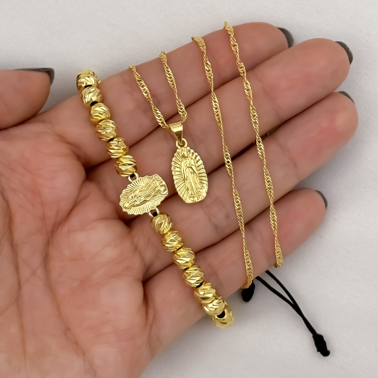 Juega de Cadena Tejido Singapur de 45cm de 2mm de Grosor + Virgen de Guadalupe Talla de Protección +  Pulsera de Virgen Guadalupe en Balin Italiano en Oro Laminado 18k con Garantia de por vida